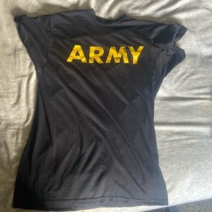 Black and yellow army tee shirt size small in men’s